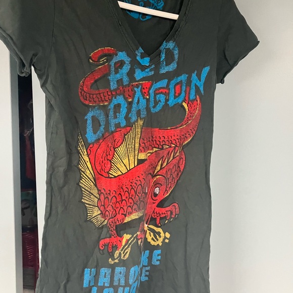 Kitson Los Angeles red dragon karaoke lounge graphic shirt size medium made USA - Picture 1 of 13